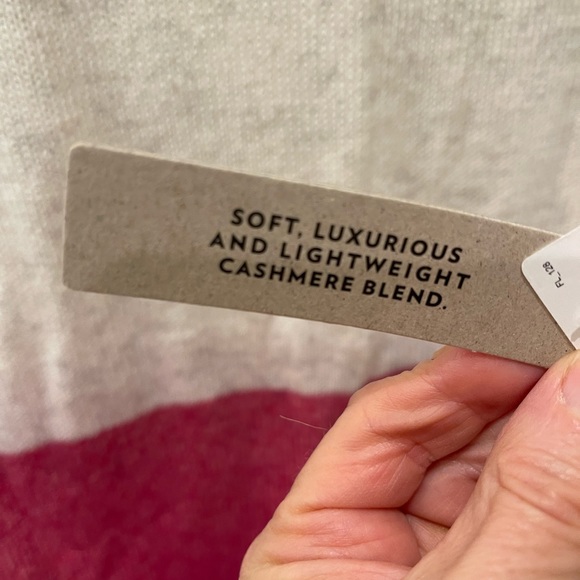 Reitmans Cashmere Blend Scarf - Picture 5 of 5